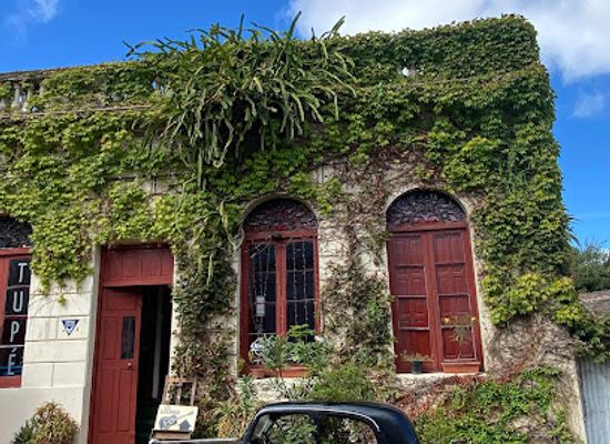 uruguay/colonia-del-sacramento/attraction/photo-spot-vintage-car