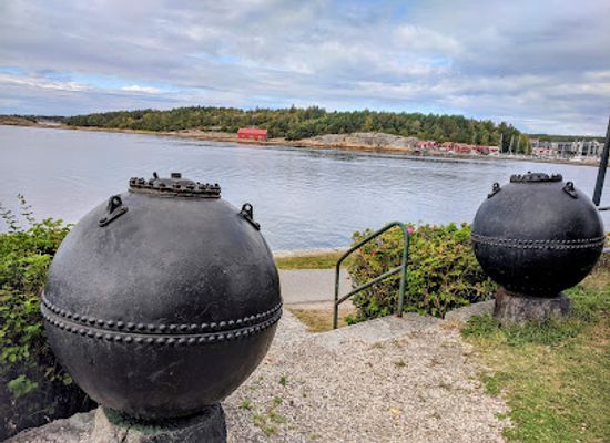 sweden/kosterhavet-national-park/landmark/naval-mines-monument