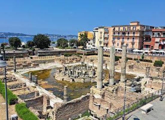 italy/naples/attraction/macellum-temple-of-serapis