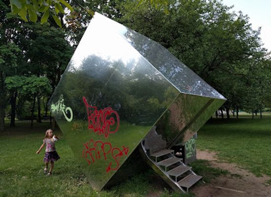 poland/masovia/attraction/domek-herbaciany-w-parku-rzezby