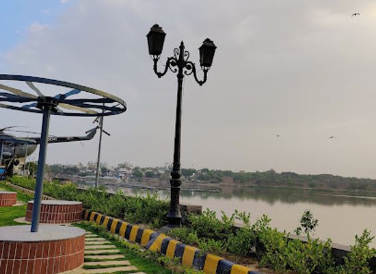 india/nagpur/attraction/futala-fountain