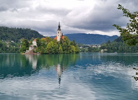 slovenia/upper-carniola/attraction/blejsko-jezero