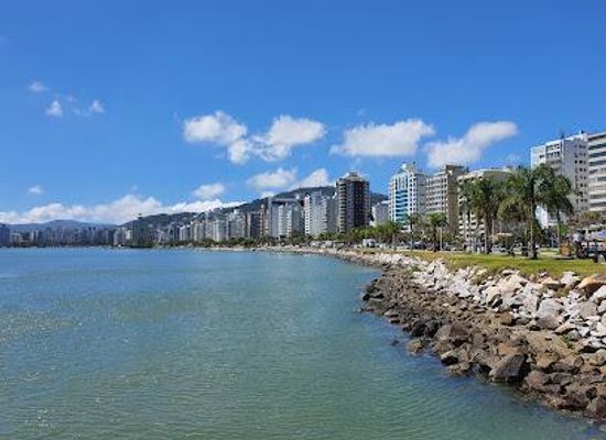 brazil/florianopolis/attraction/trapiche-beira-mar-norte-avenue