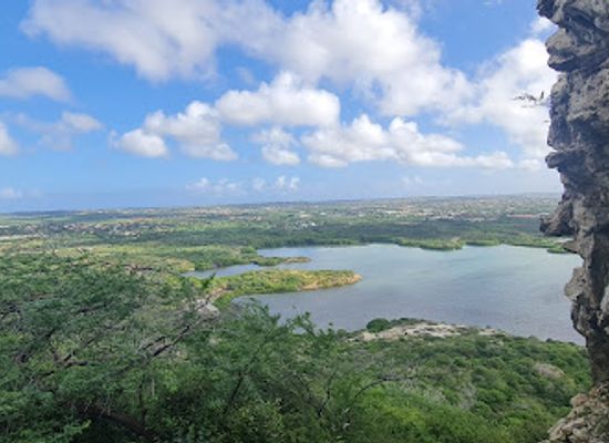 curacao/hato-caves/attraction/jack-evertzberg-summit-and-viewpoint