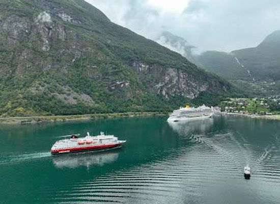 norway/geirangerfjord/attraction/city-sightseeing-norway