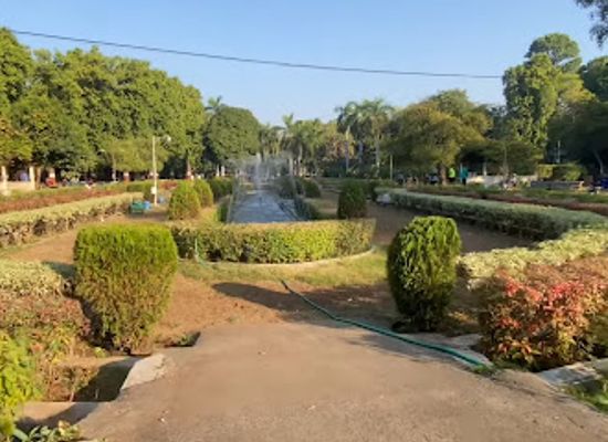 india/vadodara/attraction/kamati-baug-vadodra
