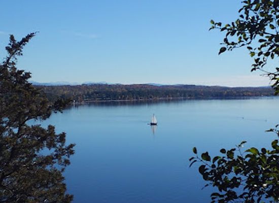vermont/lake-champlain/attraction/red-rocks-park