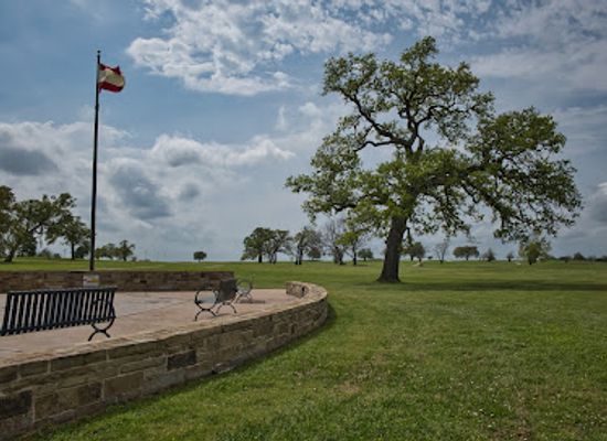 texas/brazos-valley/attraction/six-flags-over-texas-monument
