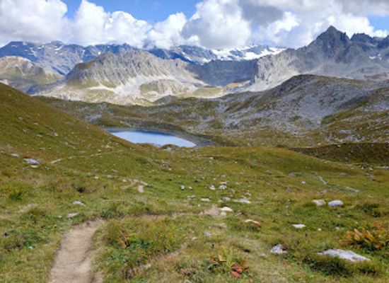 france/courchevel/attraction/refuge-des-lacs-merlet