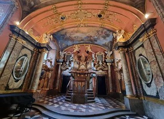 czechia/prague/attraction/the-mirror-chapel