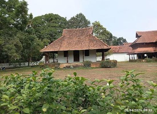 india/trivandrum/attraction/kuthira-maliga-palace-museum