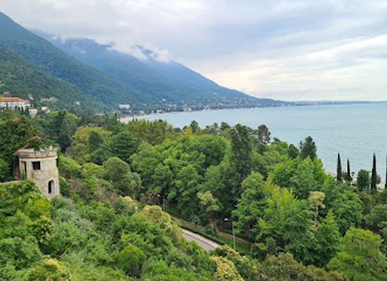 georgia/abkhazia/attraction/palace-of-the-prince-of-oldenburg