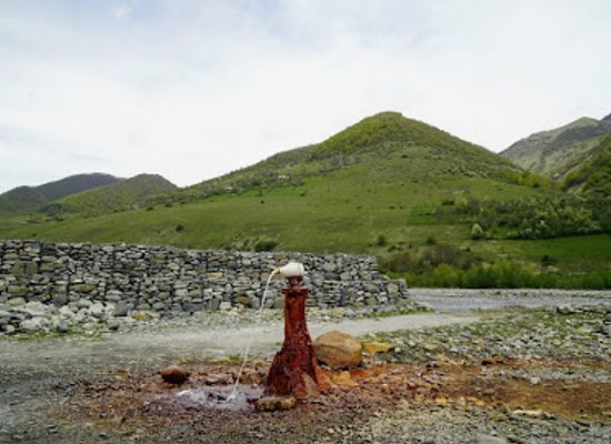 georgia/gudauri/attraction/spring-water-nadibani