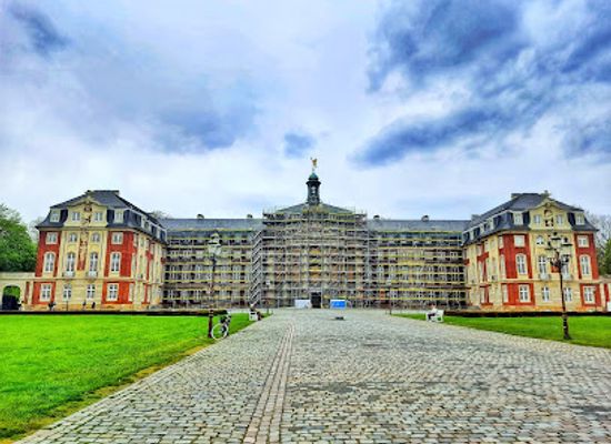 germany/munster/attraction/schlossplatz