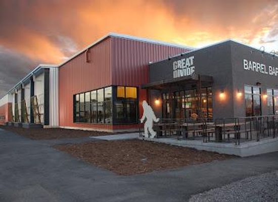colorado/denver/attraction/great-divide-barrel-bar