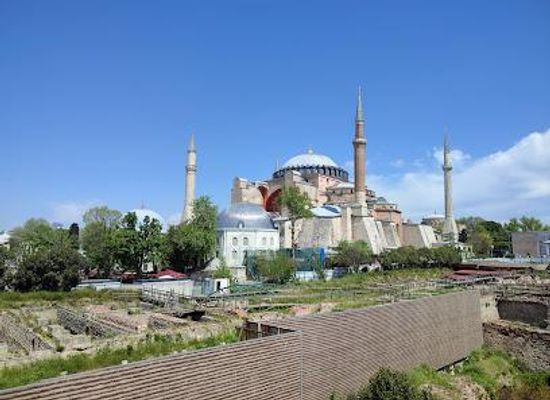 turkiye/istanbul/attraction/hagia-sophia-grand-mosque