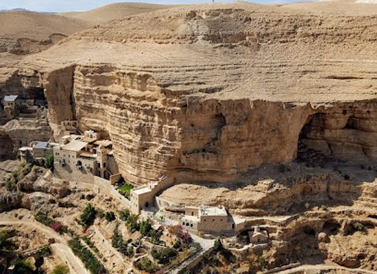 israel/judean-desert/attraction/deir-martirus