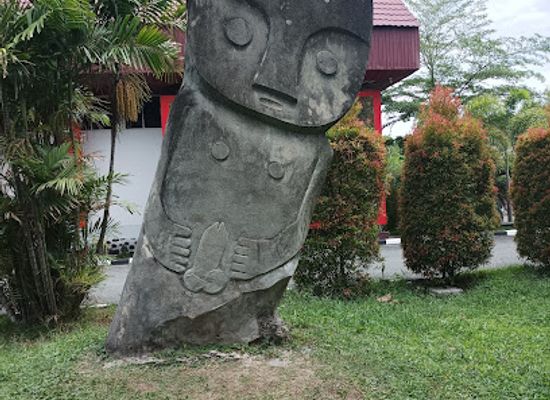 indonesia/southeast-sulawesi/attraction/museum-negeri-propinsi-sulawesi-tengah
