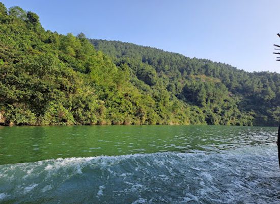 vietnam/north-central-coast/attraction/huong-tich-pagoda