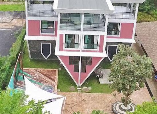 thailand/koh-phi-phi/attraction/the-upside-down-house-museum-and-fun-attractions-phuket