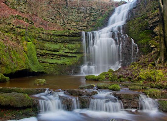 united-kingdom/yorkshire-dales-national-park/attraction/scaleber-force-waterfall