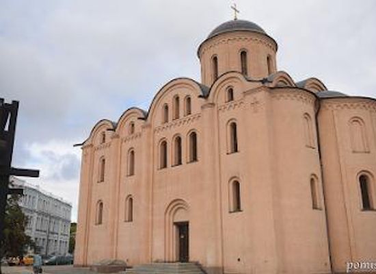 ukraine/kyiv/attraction/pyrohoshcha-dormition-of-the-mother-of-god-church