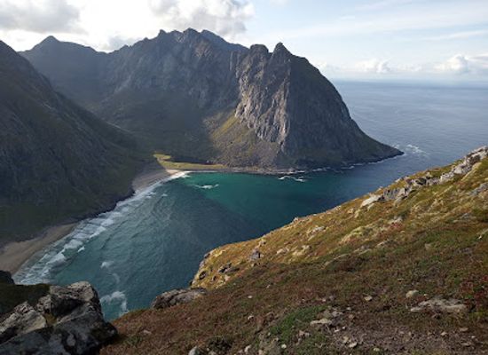 norway/nordland/attraction/kvalvika-beach-trail-head
