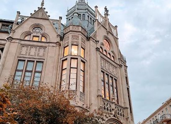 azerbaijan/baku/attraction/saadet-sarayi