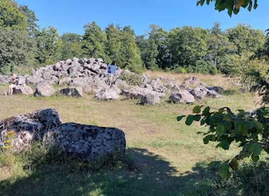 estonia/hiiumaa-island/attraction/puhalepa-hiis