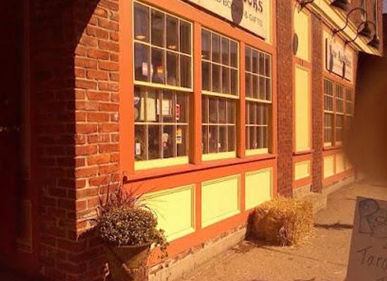 massachusetts/north-shore/attraction/pyramid-books