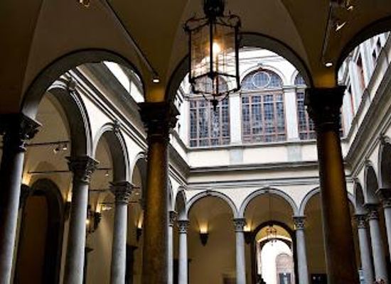 italy/florence/attraction/strozzi-palace