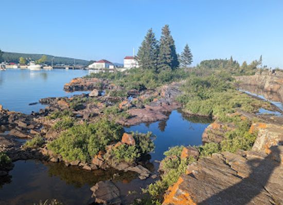 minnesota/gunflint-trail/attraction/grand-marais-lighthouse