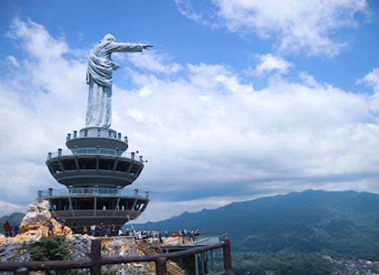 indonesia/tana-toraja/attraction/jesus-christ-blessing-statue