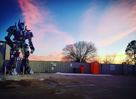 oklahoma/central-oklahoma/attraction/optimus-prime-statue