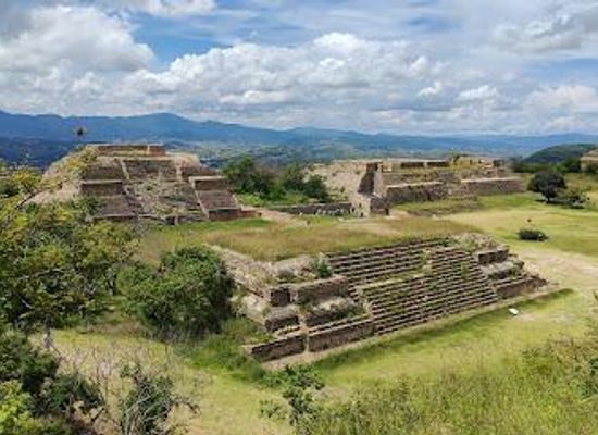 mexico/oaxaca/attraction/zona-arqueologica-de-monte-alban