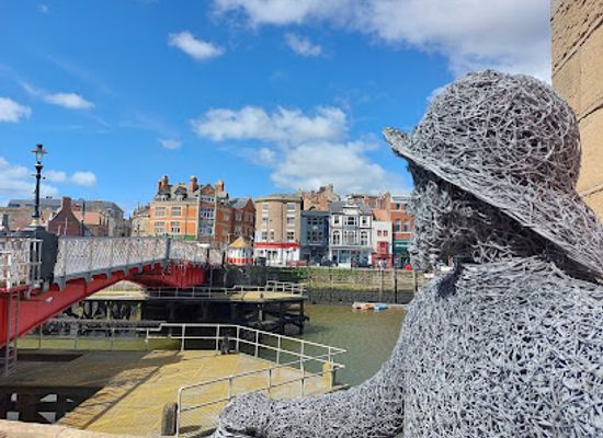 united-kingdom/whitby/landmark/whitby-swing-bridge