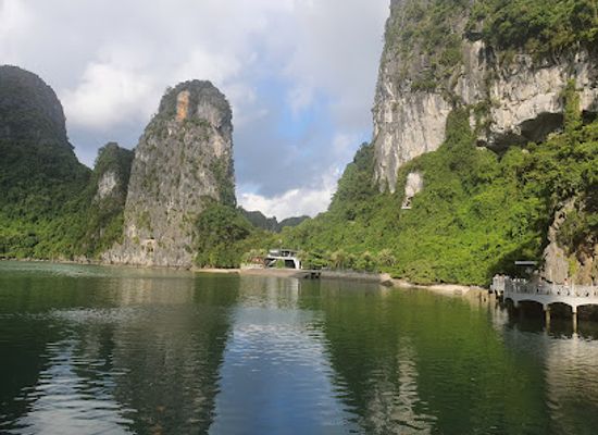vietnam/northeast/attraction/sung-sot-cave