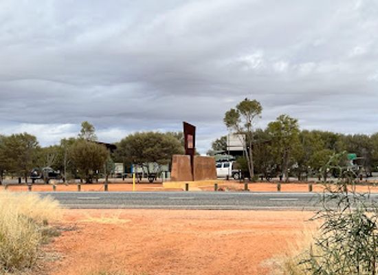 australia/great-southern/attraction/welcome-to-northern-territory-south-australia-sign-rest-area