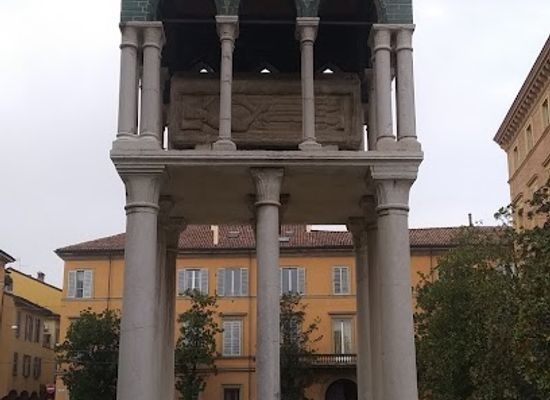 italy/emilia-romagna/attraction/arca-di-egidio-foscherari