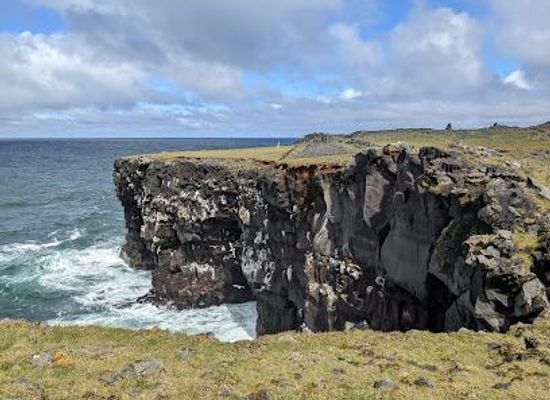 iceland/grindavik/attraction/hafnarberg-sea-cliffs