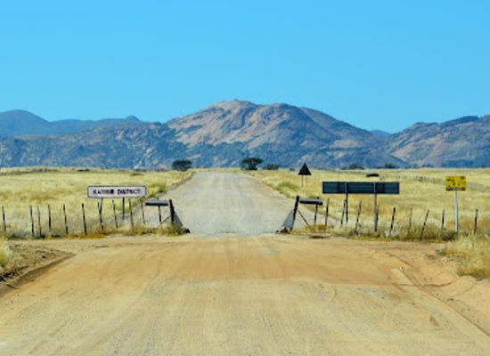 namibia/namib-naukluft-national-park/attraction/naukluft-park-border