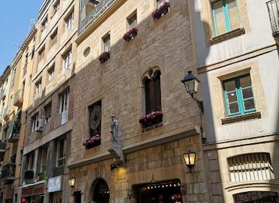 spain/barcelona/attraction/carrer-comtal