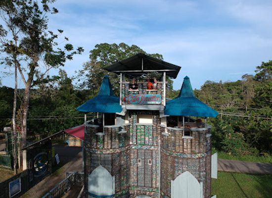 panama/bocas-del-toro/attraction/plasticbottle-village