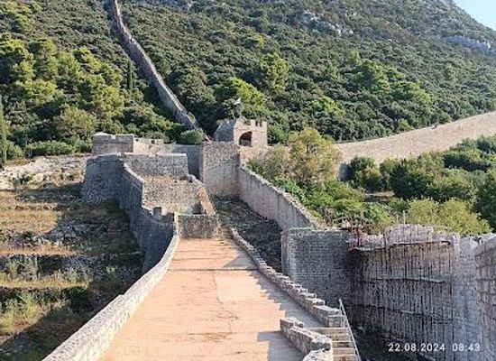 croatia/dubrovnik/attraction/stonske-zidine