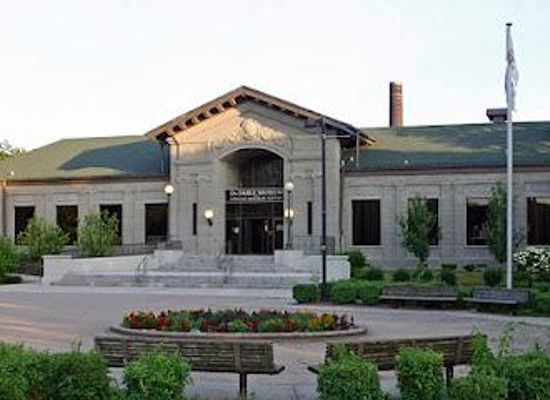 illinois/joliet/attraction/dusable-black-history-museum-and-education-center