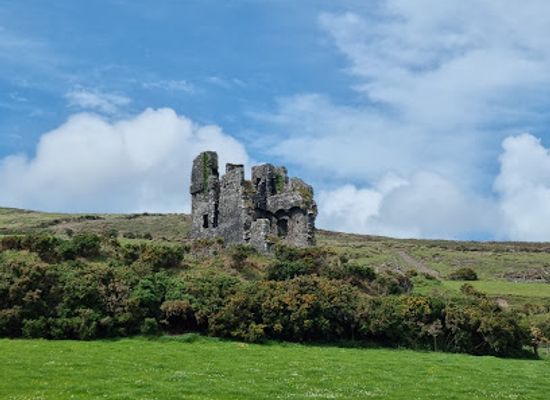 ireland/slea-head-drive/attraction/rahinnane-castle