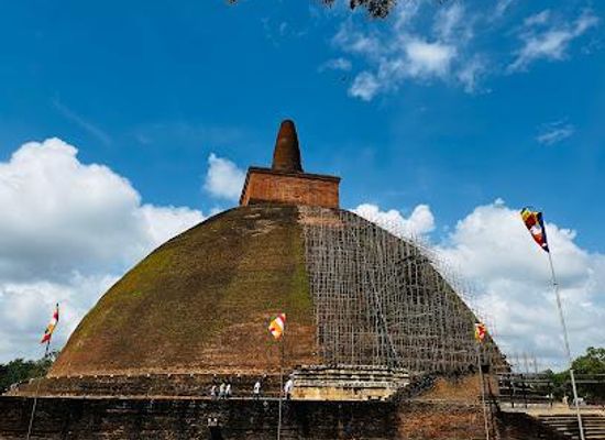 sri-lanka/anuradhapura/attraction/abhayagiriya