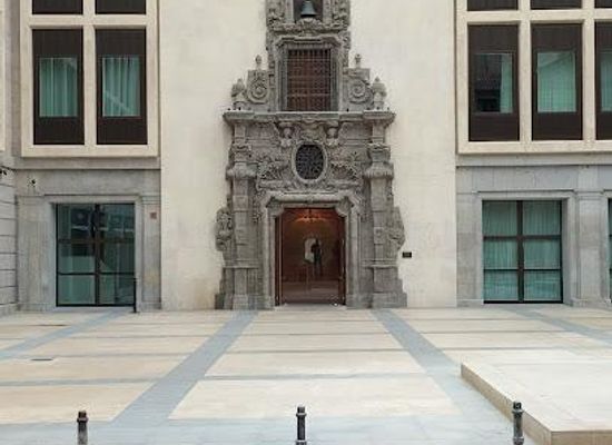 spain/madrid/landmark/pl-de-las-descalzas