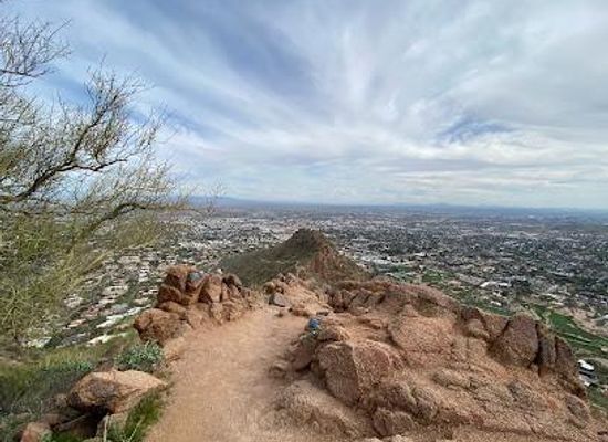 arizona/phoenix/attraction/cholla-trailhead-camelback-mountain