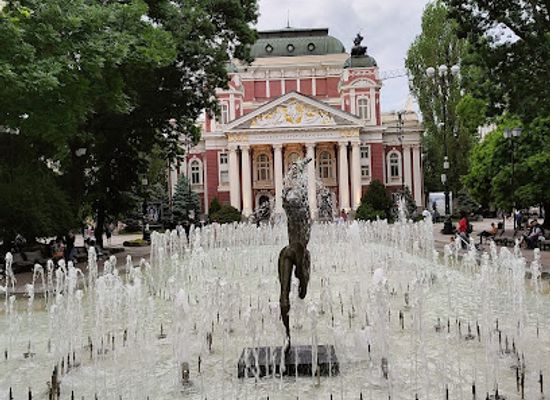 bulgaria/sofia-valley/attraction/fountains-in-front-of-the-national-theater